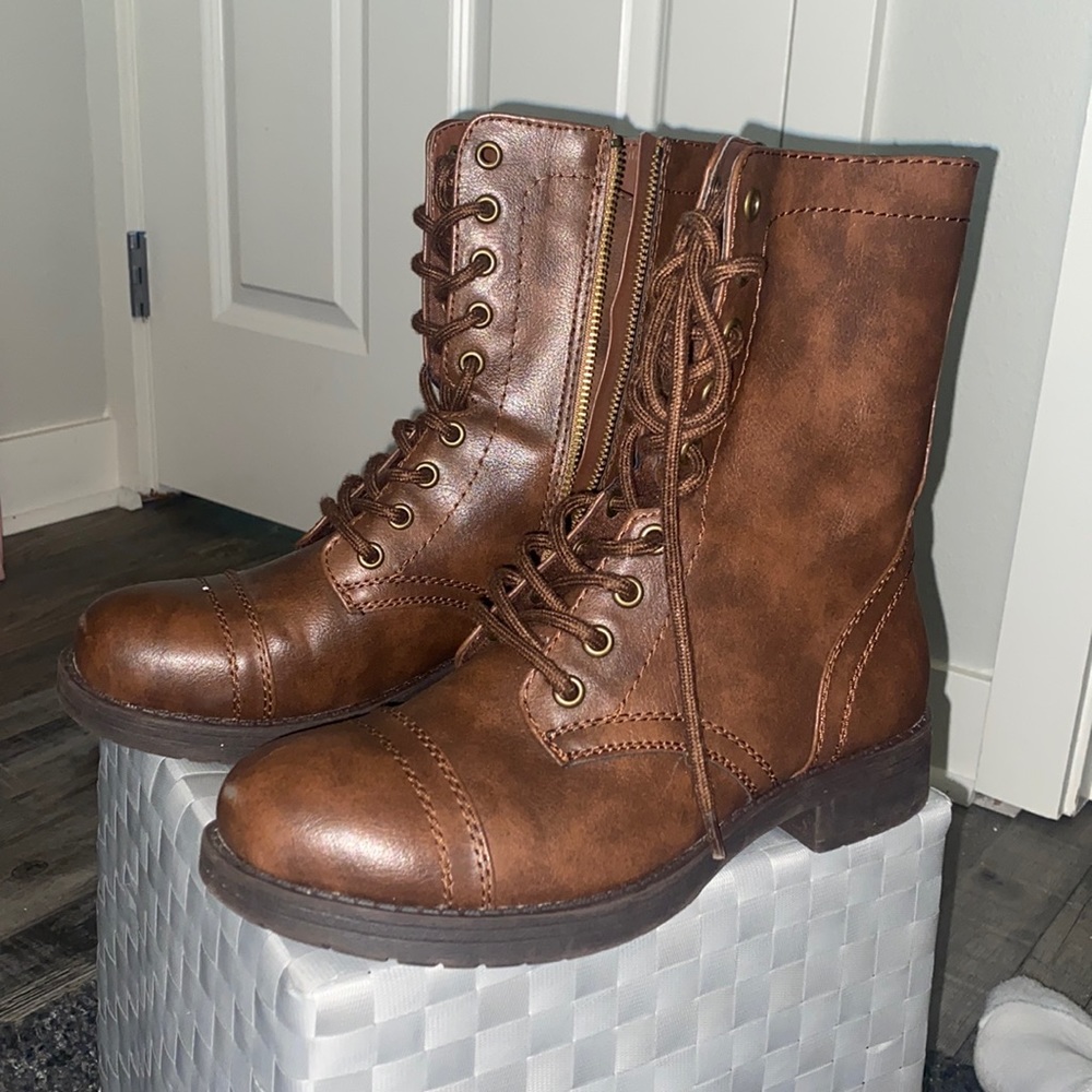 brown boots